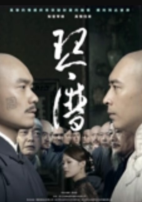 破解家庭摄像头监控偷拍跟父母睡一个炕上的年轻小夫妻在父母旁边女的帮老公摸鸡巴男的给女的摸逼调情啪啪 - 2Libra