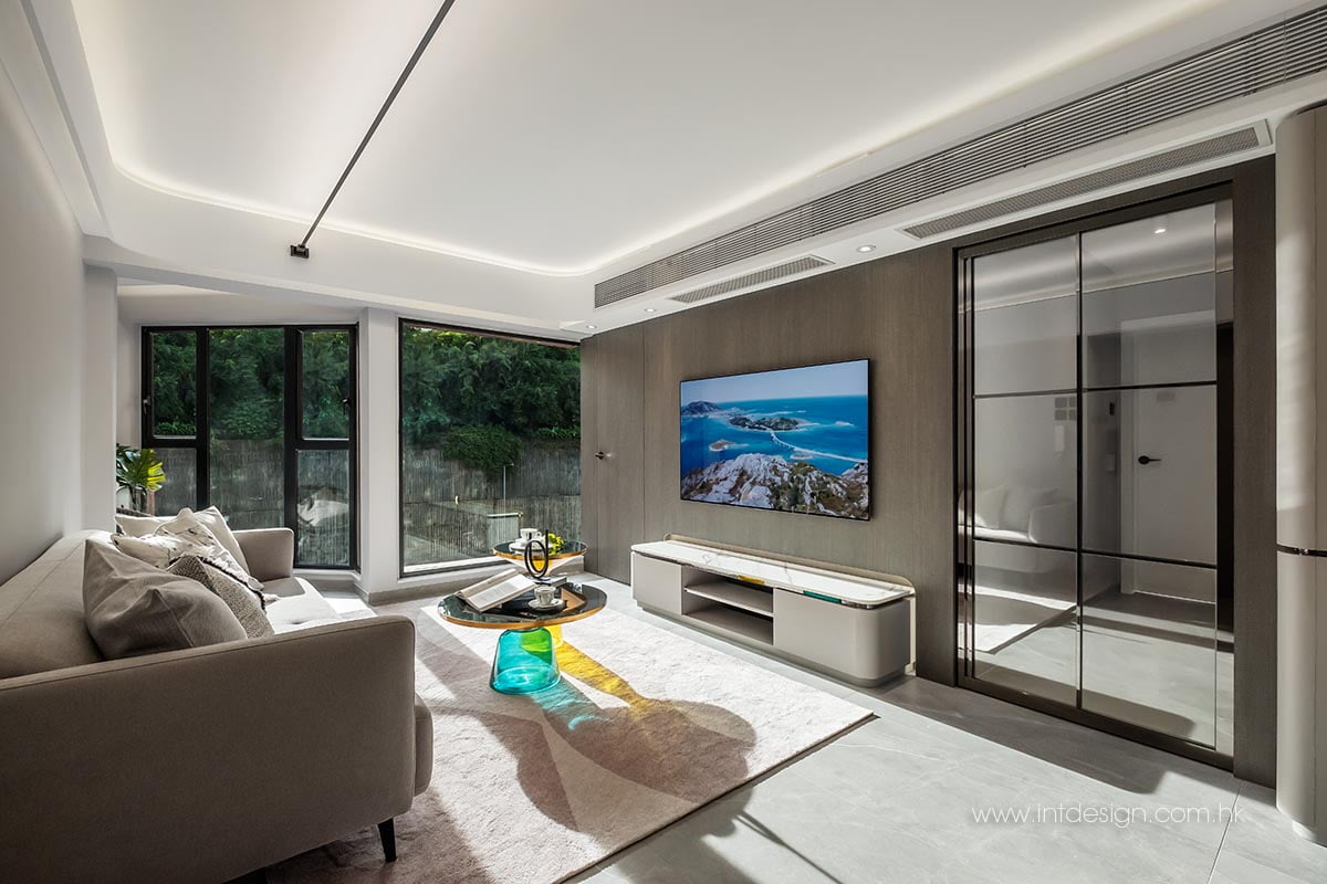 Regal Court's Living Room Interior Design